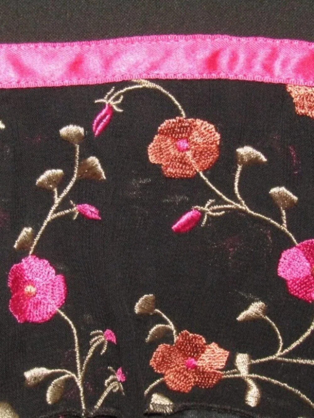 Karen Kane Lifestyle Skirt Size 14 Black Pink Floral Embroidered Trim Womens